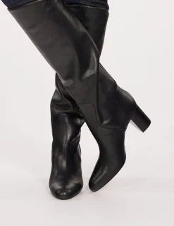 Fashion Ines de la Fressange Paris Black heel boot in calf leather
