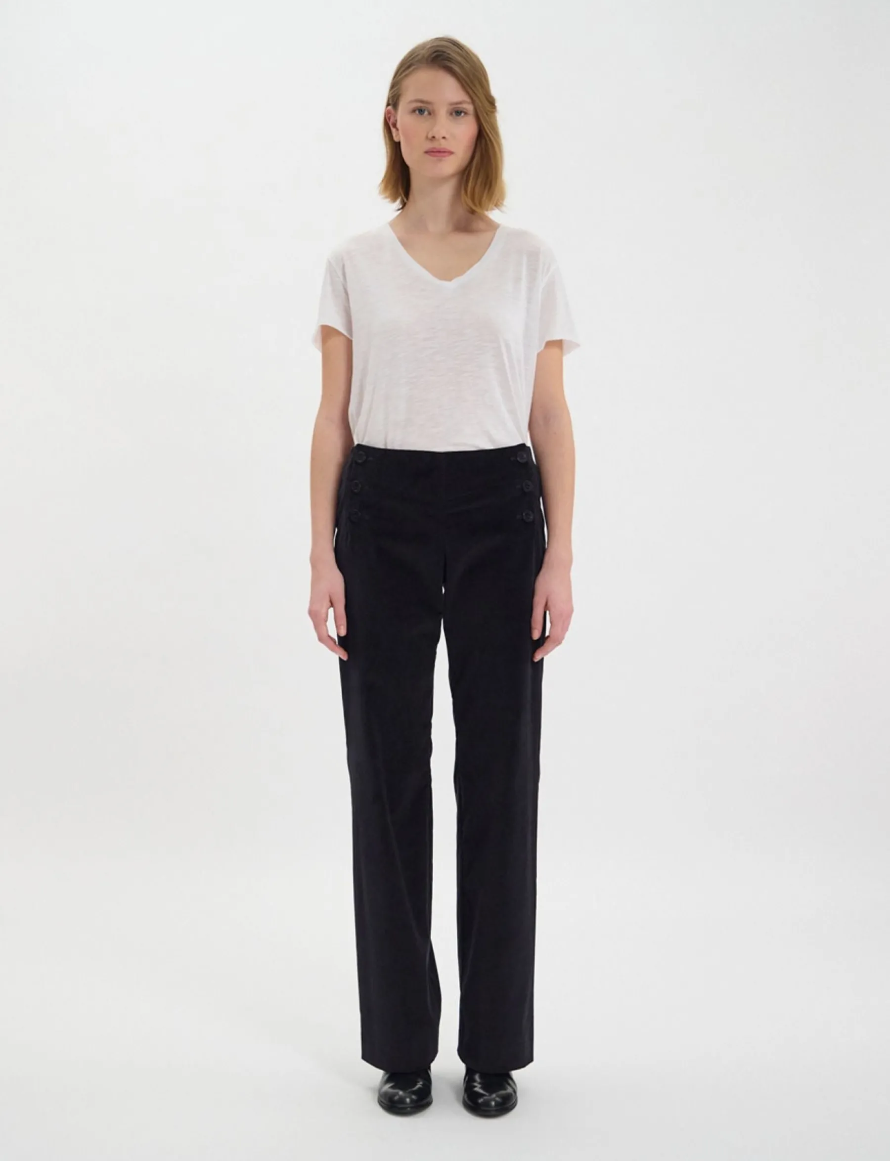 Fashion Ines de la Fressange Paris Gabriel trousers in smooth black velvet