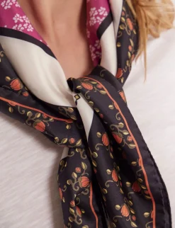 Shop Ines de la Fressange Paris Lewis Indian flower print scarf