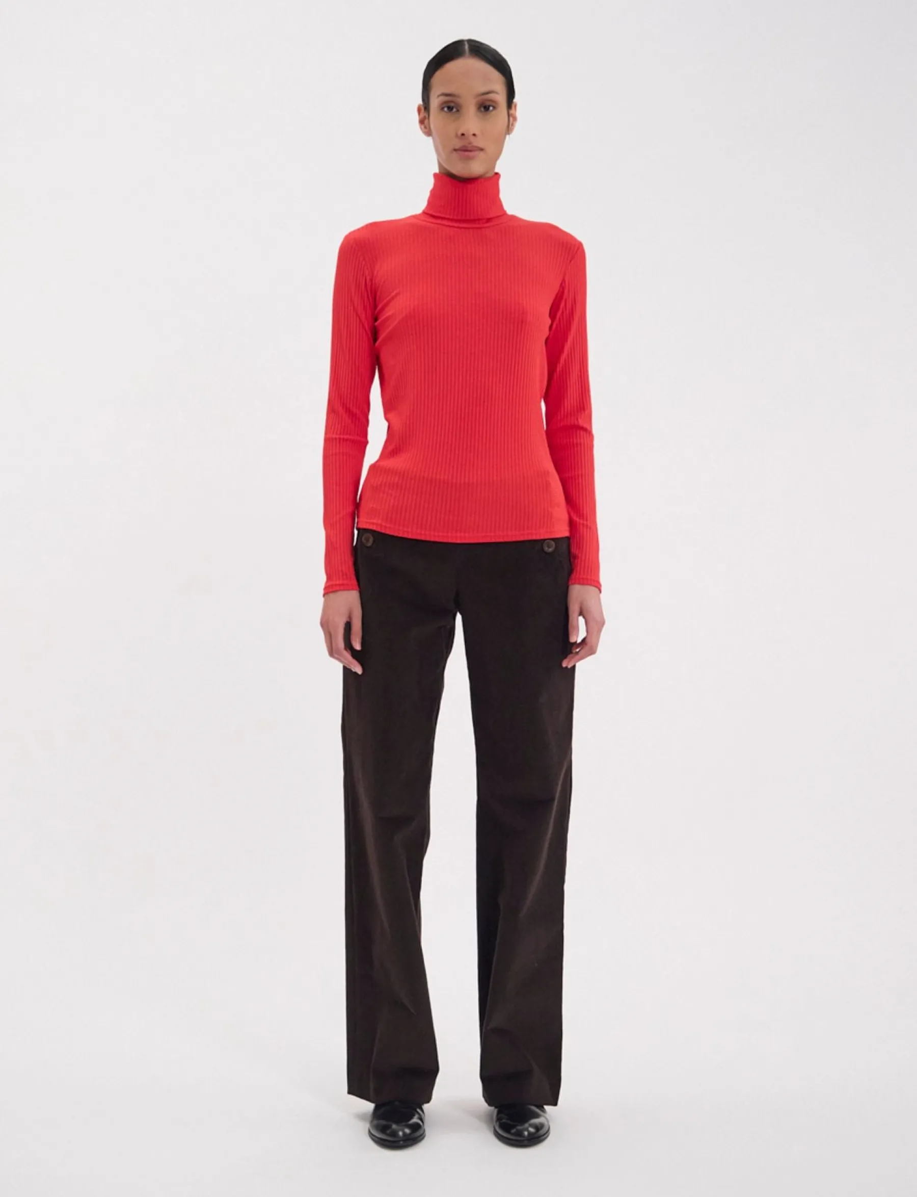 Fashion Ines de la Fressange Paris Matthieu red turtleneck T-shirt