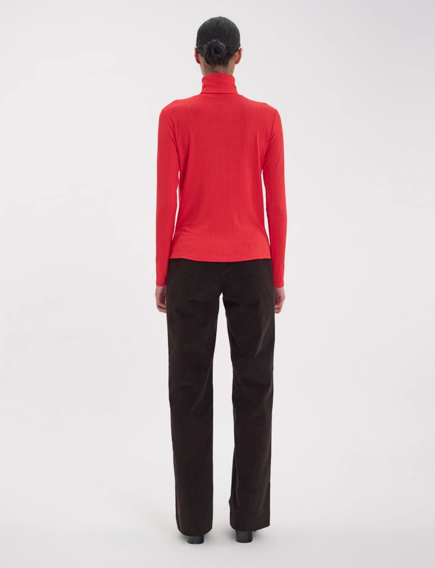 Fashion Ines de la Fressange Paris Matthieu red turtleneck T-shirt